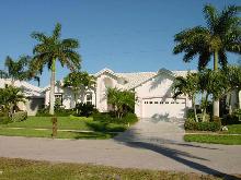 Muster Luxus Villa mit Pool , Marco Island / Florida , Aussenansicht 