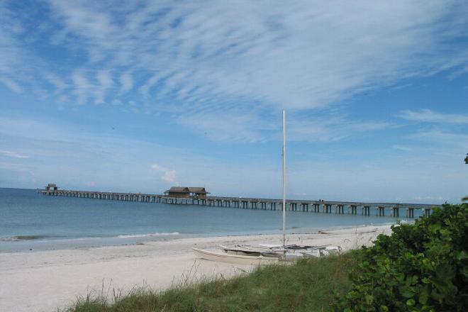 Muster Luxus Villa mit Pool Marco Island / Florida :  Ausblick zum Pier 